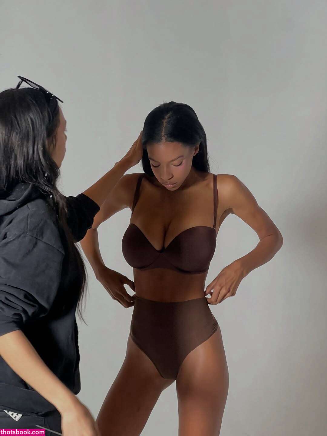 Laura Victoria Photo #1