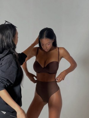 Laura Victoria Photo #1