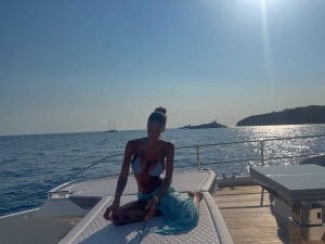 Laura Victoria Photo #3