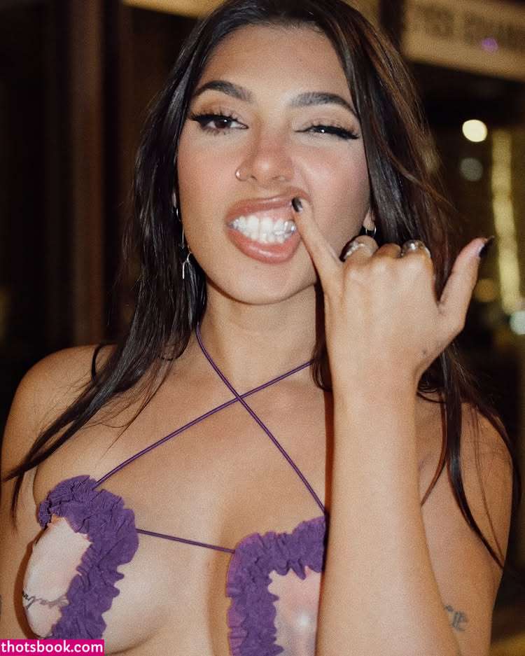 kn0bbyknees Photo #8