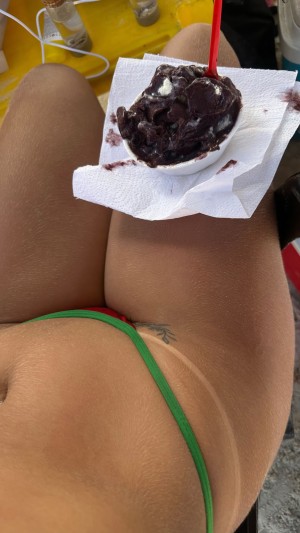 Mariany Gomes Photo #3