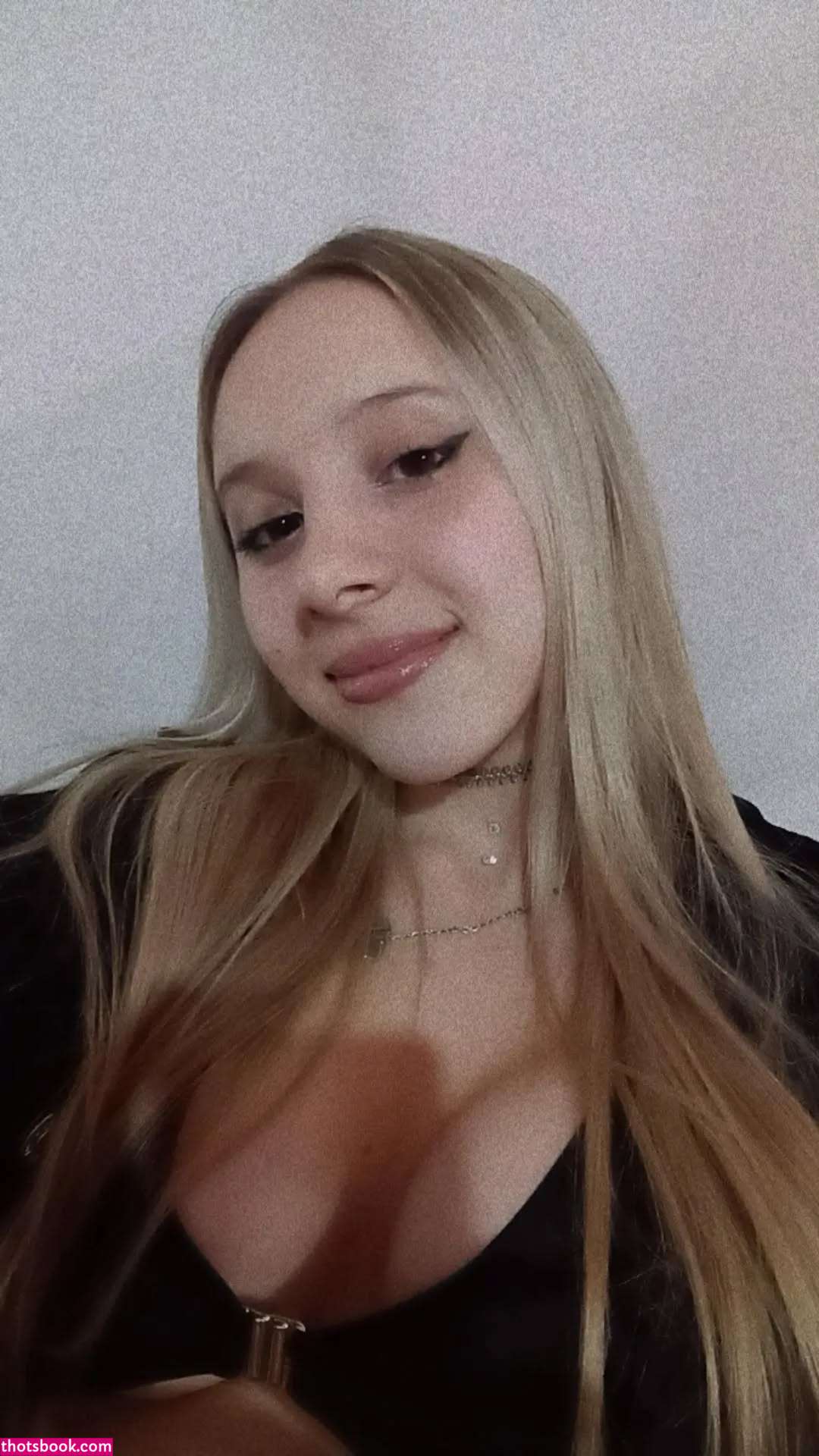 Micaela Marmol Photo #7