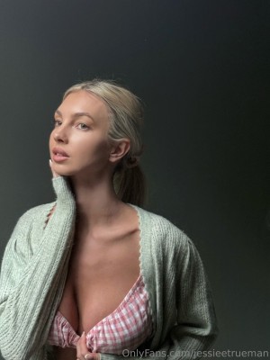 Jessiee Trueman Photo #12