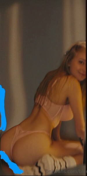 blonde vivi Nude Leaks OnlyFans Photos #8