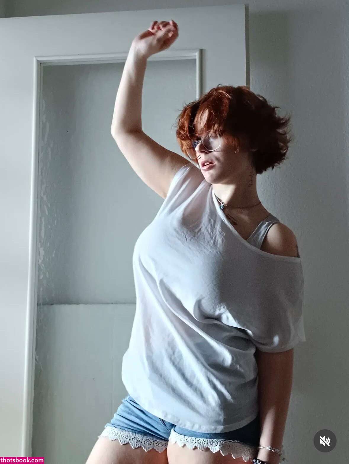 Glossygirl093 Photo #8