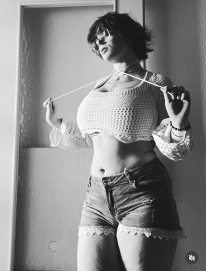 Glossygirl093 Photo #6