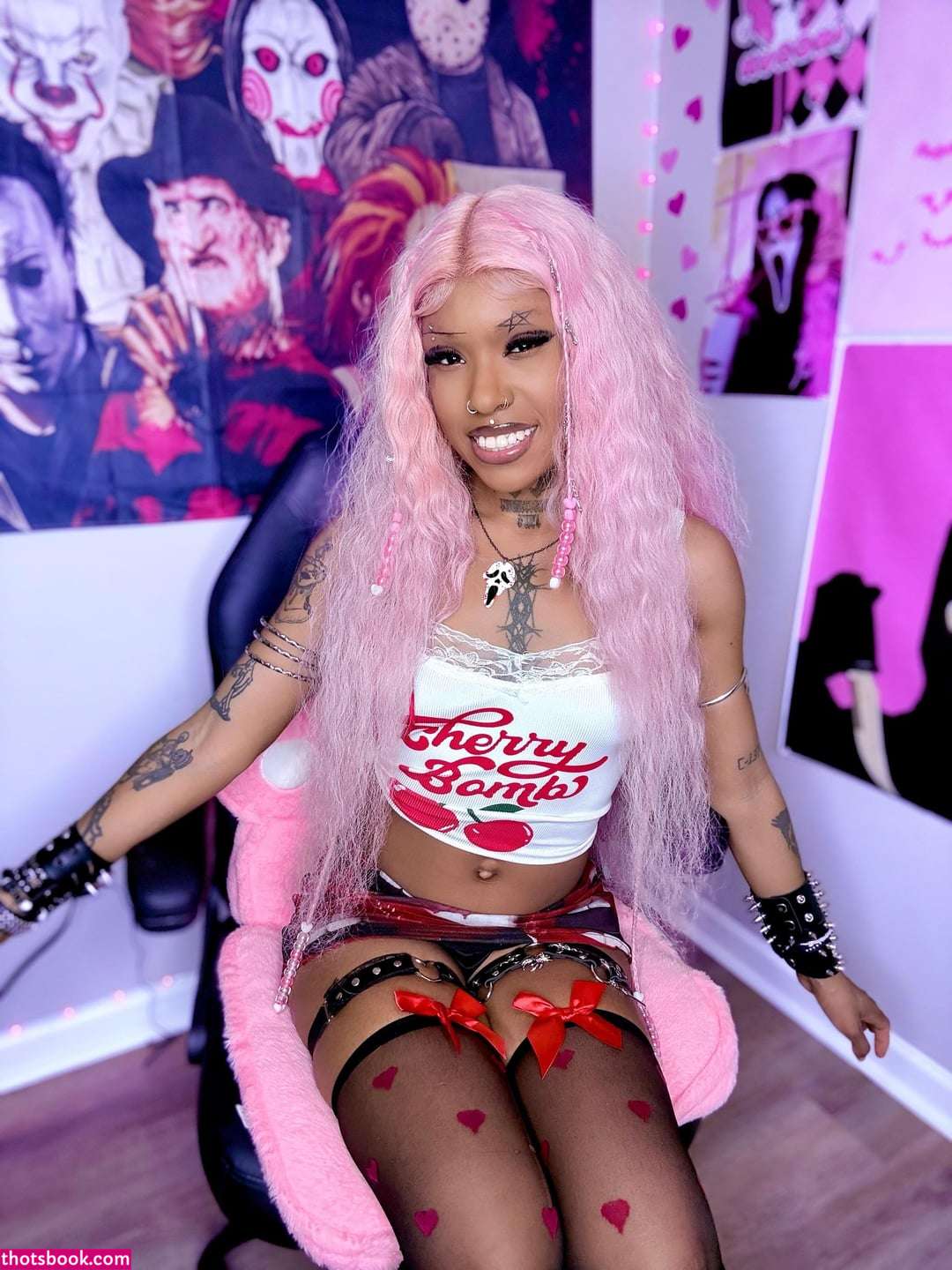 Miss Spookie Photo #26