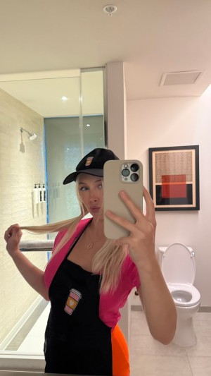 Julia Tate Photo #34