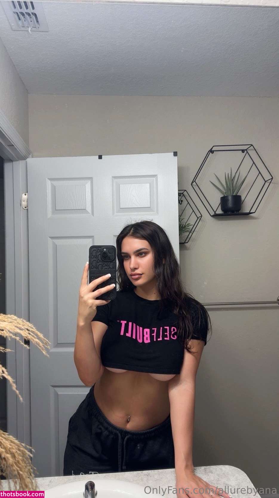 Allure Ana Photo #64