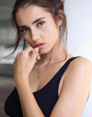 Sarah Curr Photo #109