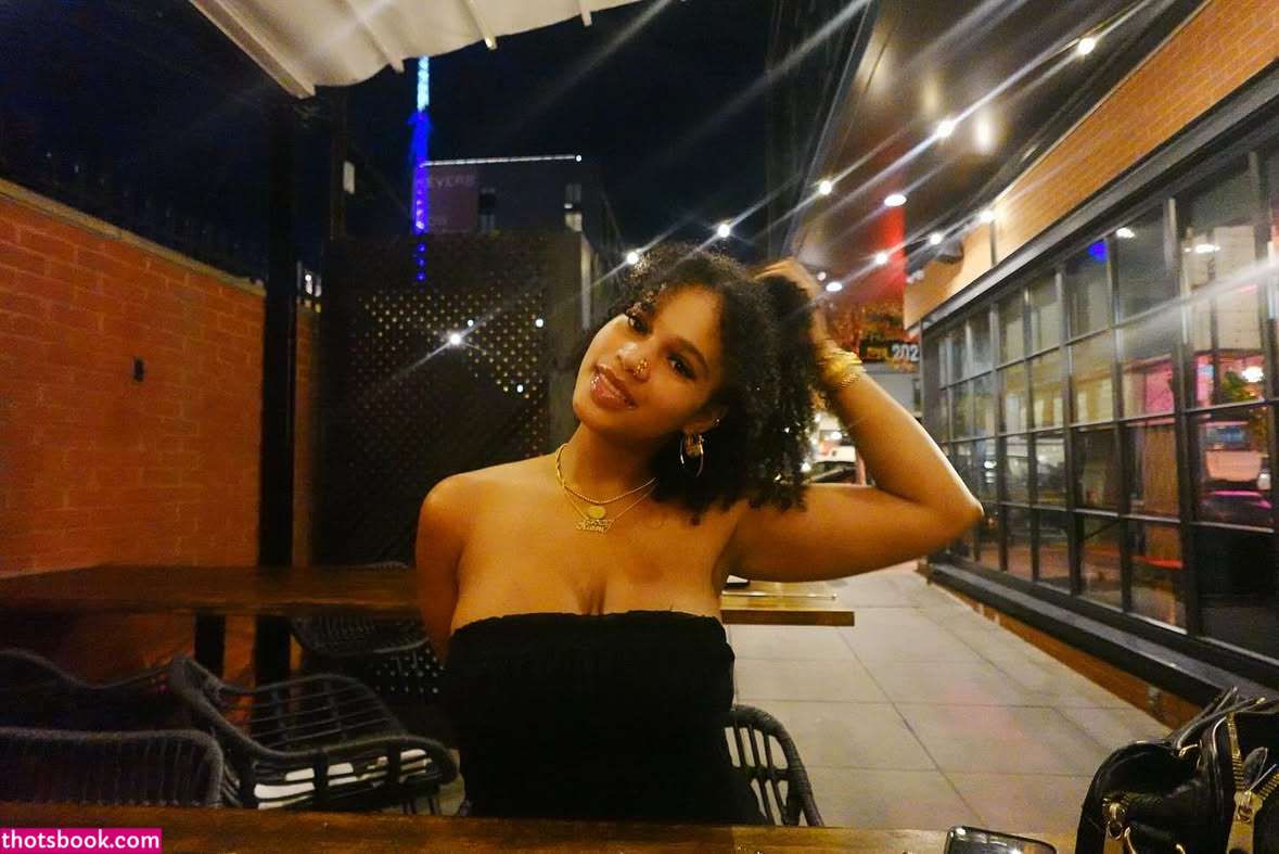 Amara Kioni Photo #1