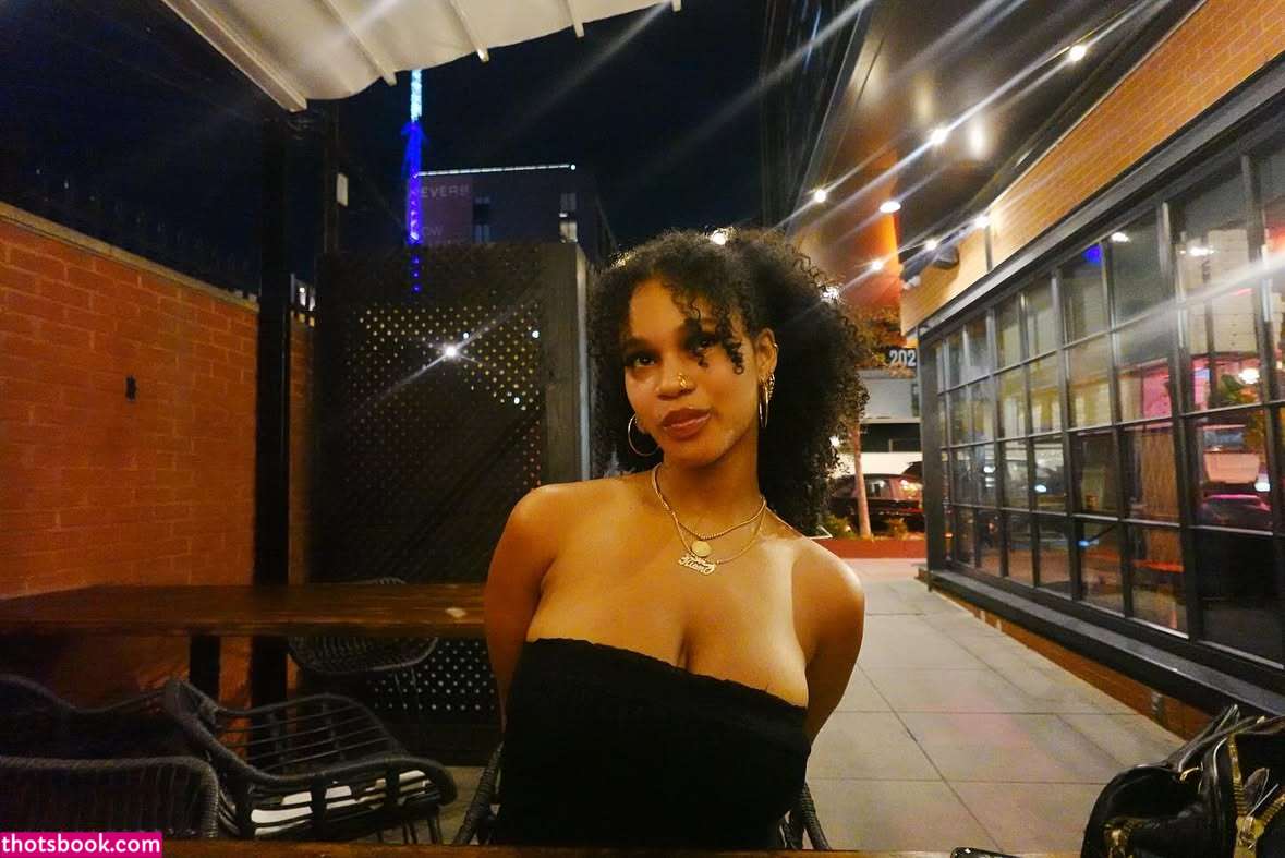 Amara Kioni Photo #6