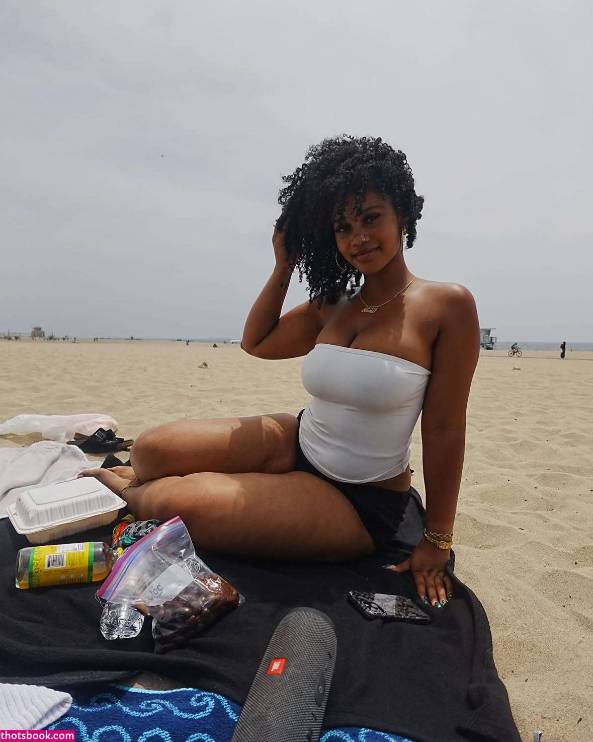 Amara Kioni Photo #9