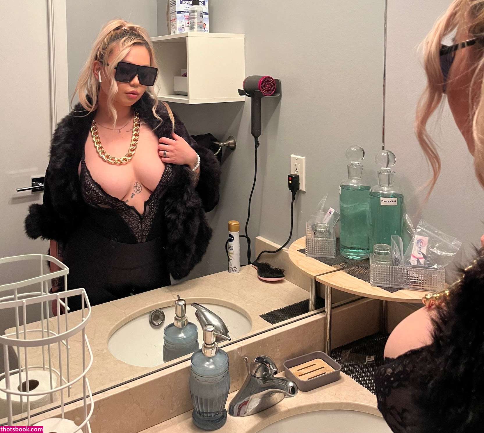 carrienoona Photo #9