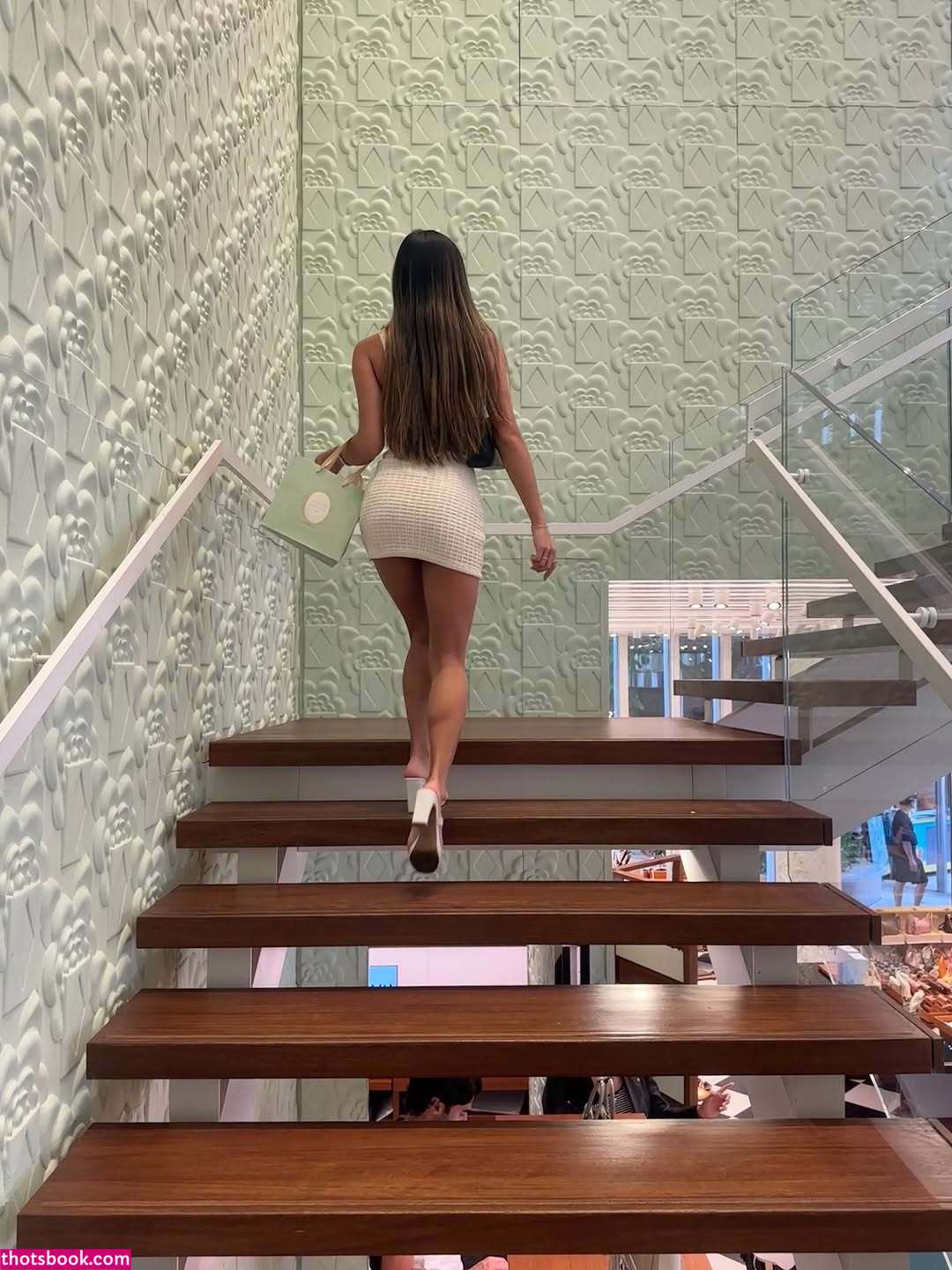 Ella Richardson Photo #4