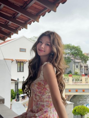 Elyn Leong Photo #25