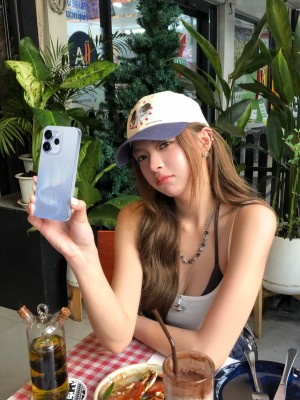 Elyn Leong Photo #33