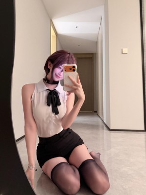 Xlii Evelyn Photo #24