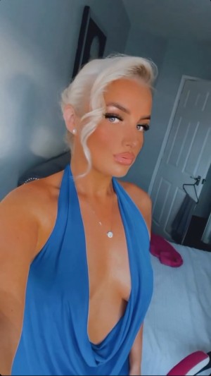 Abigail Holder Photo #1