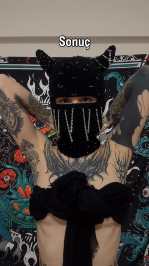 karmahandpoke Photo #6