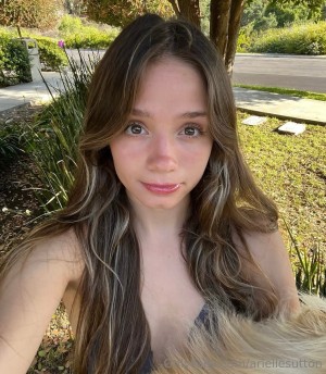 ariellesutton Photo #25