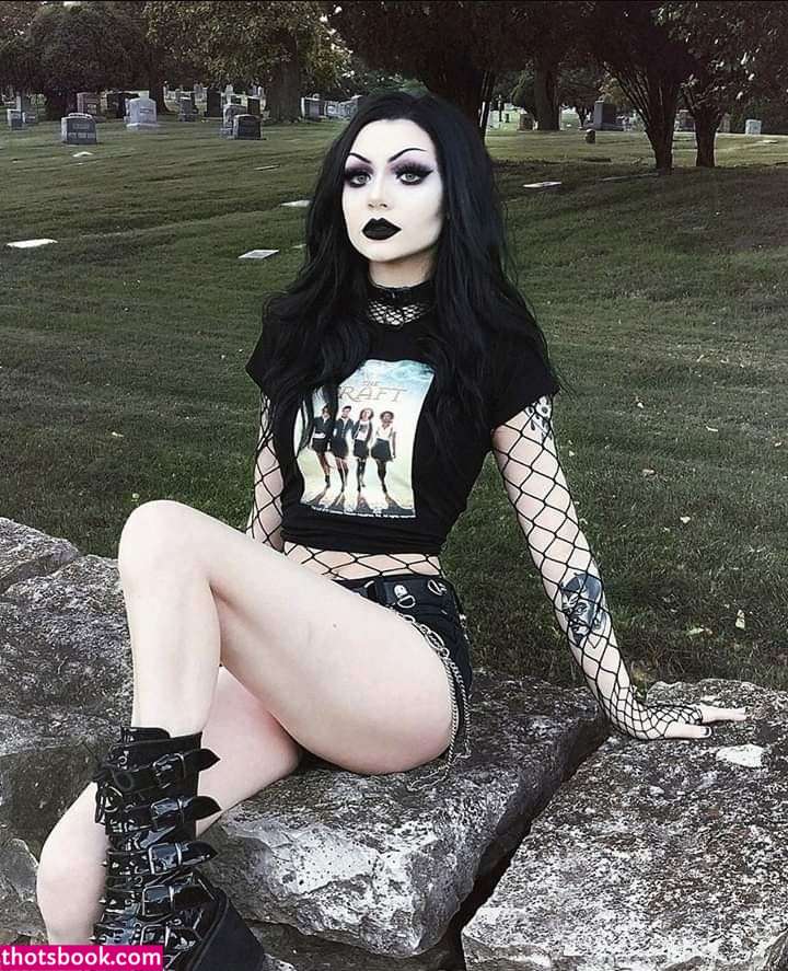 dahliawitch Photo #9