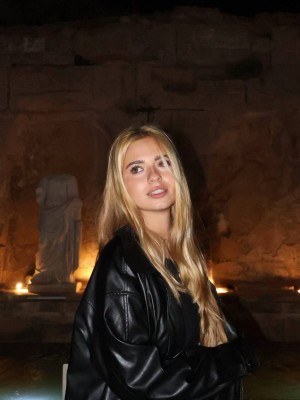 Yarin Luvich Photo #6