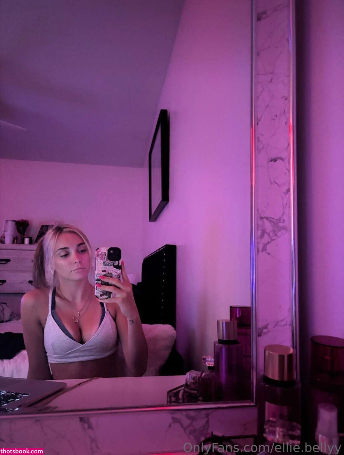 Ellie Bellyy Photo #15