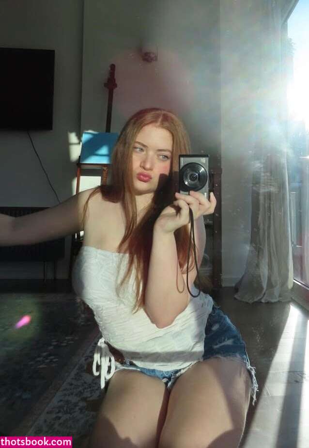 Juliet Siegel Photo #15