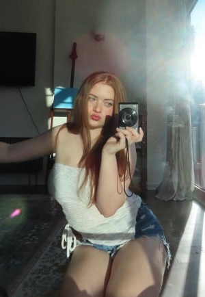 Juliet Siegel Photo #15