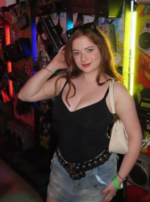 Juliet Siegel Photo #16