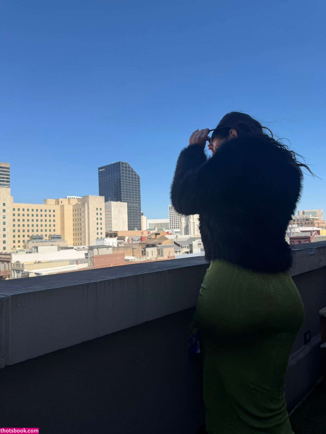 kingv0nstan Photo #2