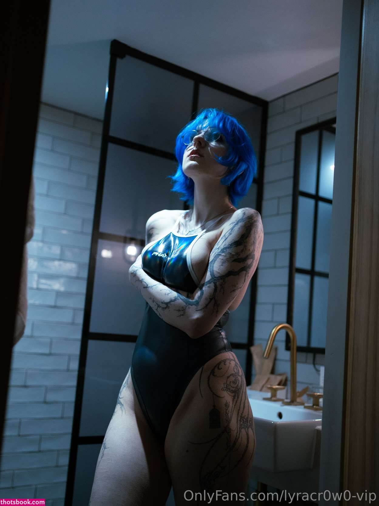 Lyra Crow Photo #1070