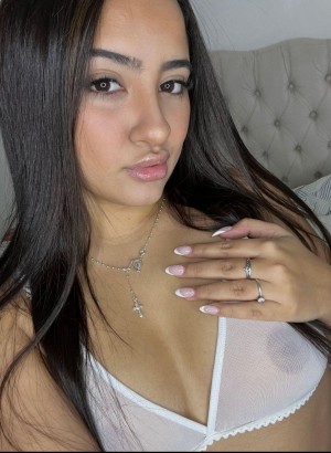 isabellacruz23 Photo #4