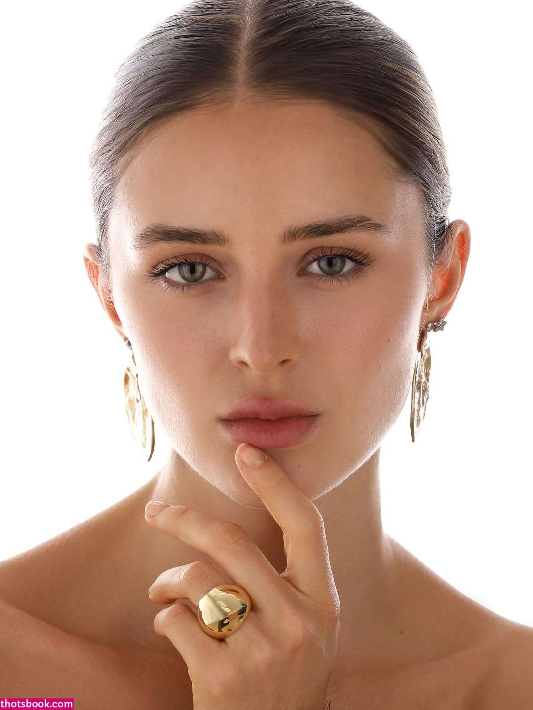 Julia Helena Photo #35