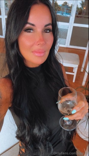 Julie Lelievre Photo #14