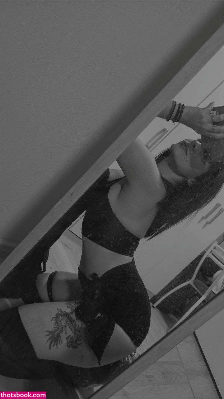 Sasha Moore Photo #19