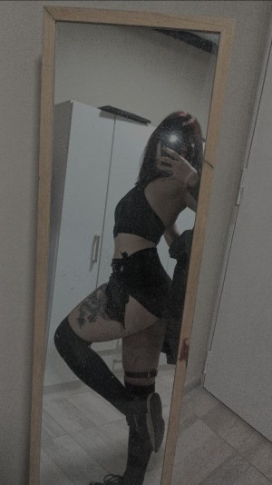 Sasha Moore Photo #32