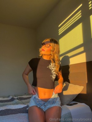 Roxy Brooks Photo #6