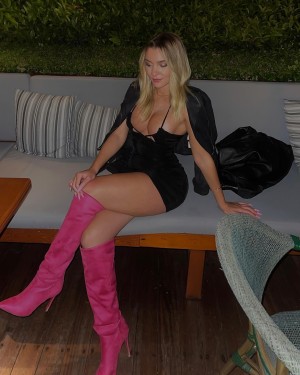 Selen Senal Photo #17