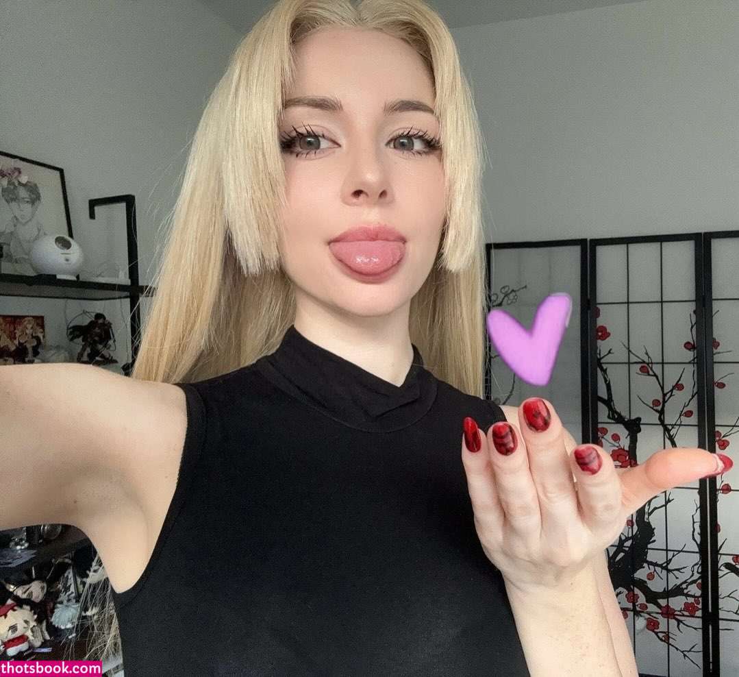 Tabby Catt Photo #15