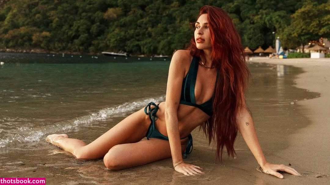 Elisabeth Rioux Photo #14