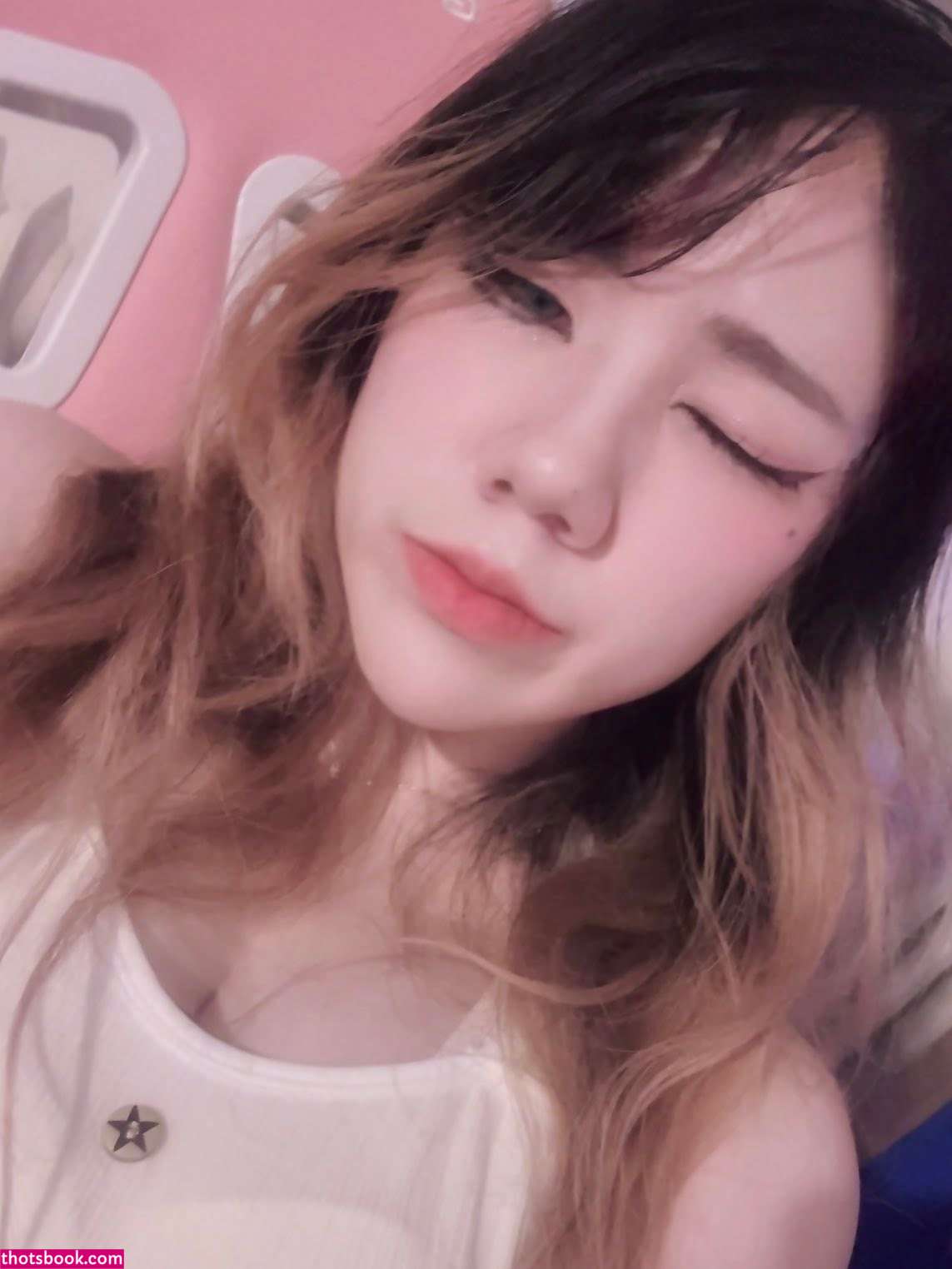 blushingsora Photo #10