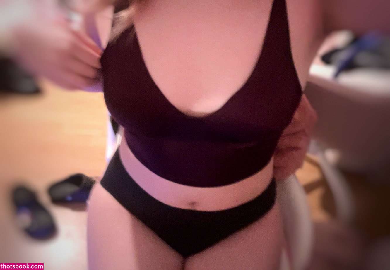 blushingsora Photo #12