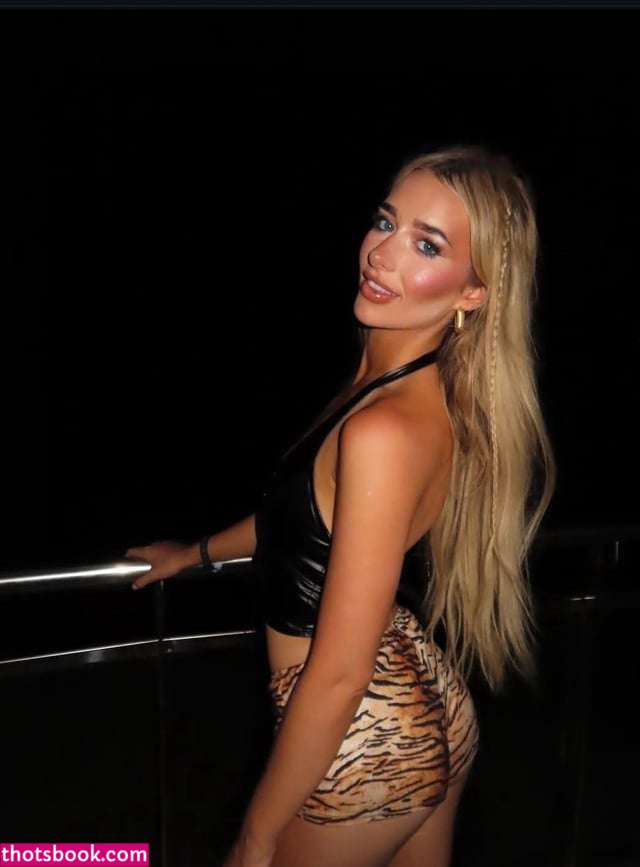 Erin Lally Photo #38