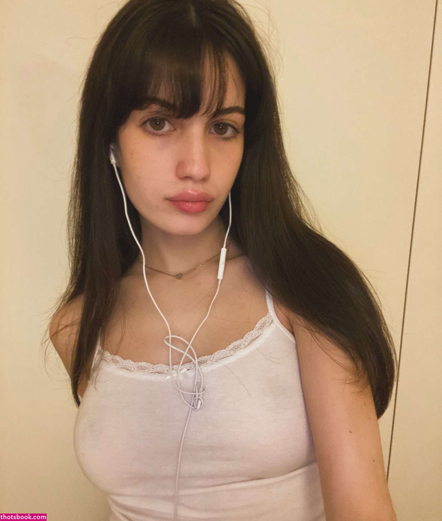 Reaisnowhite Photo #5