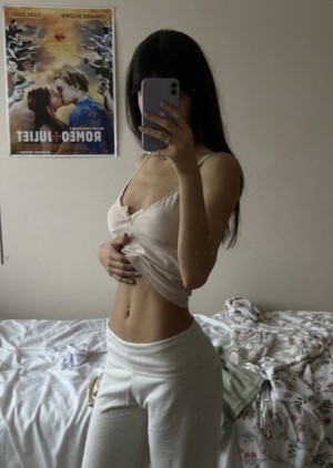 Reaisnowhite Photo #10