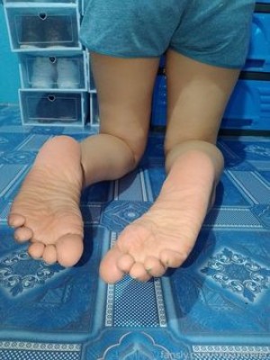 chaarmfeet Photo #27