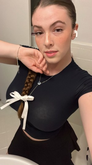 Jazmine Singing Photo #250