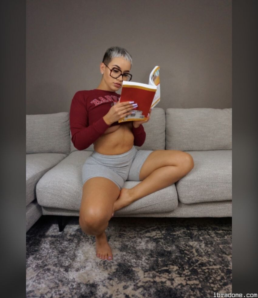 Steph Murves Photo #18